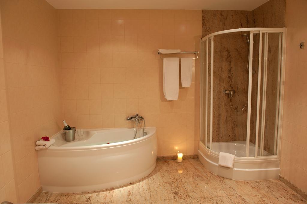 Amadeus Hotell